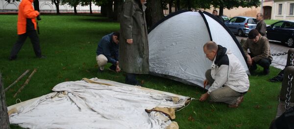 Палатки для голодающих в сквере у президентского дворца Палатки для голодающих в сквере у президентского дворца - Sputnik Lietuva