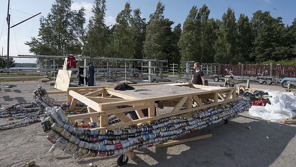 Постройка лодки из пивных банок - Sputnik Lietuva