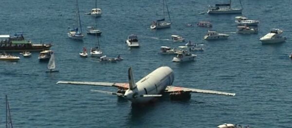 Самолет для дайвинга: в Турции затопили авиалайнер ради туристов - Sputnik Литва