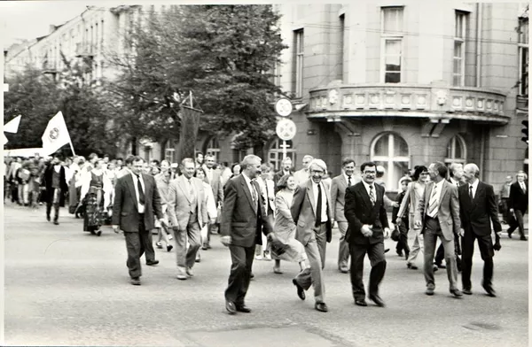 Первое шествие Вильнюсского университета в 1994 году Первое шествие Вильнюсского университета в 1994 году - Sputnik Lietuva