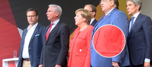 СПУТНИК_Ангелу Меркель атаковали помидорами - Sputnik Литва