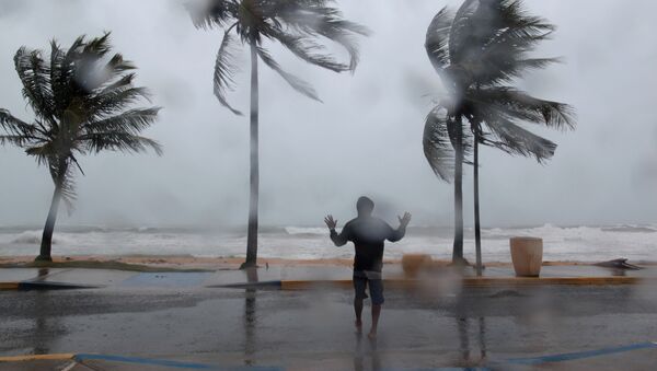 Ураган Ирма на побережье в Пуэрто-Рико - Sputnik Литва