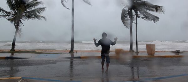 Ураган Ирма на побережье в Пуэрто-Рико - Sputnik Литва