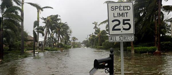 Затопленные улицы города Неаполь (штат Флорида) после прохождения урагана Ирма. - Sputnik Литва
