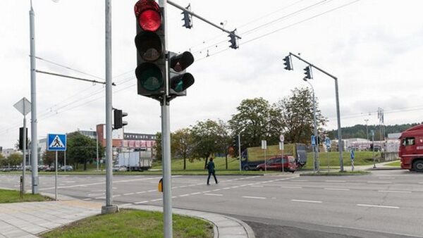 Обновленный перекресток проспекта Саванорю и улицы Саусупио - Sputnik Литва