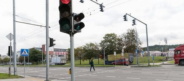 Обновленный перекресток проспекта Саванорю и улицы Саусупио Обновленный перекресток проспекта Саванорю и улицы Саусупио - Sputnik Lietuva