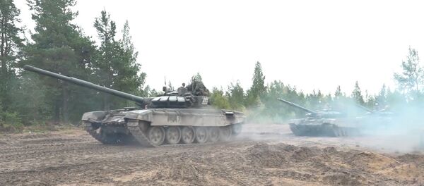 Учения Запад-2017: боевая тревога, маневры боевой техники и полеты истребителей Учения Запад-2017: боевая тревога, маневры боевой техники и полеты истребителей - Sputnik Lietuva