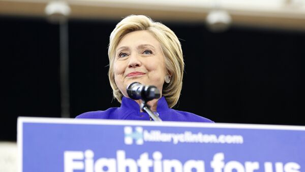 Кандидат в президенты США Хиллари Клинтон во время предвыборной гонки - Sputnik Lietuva