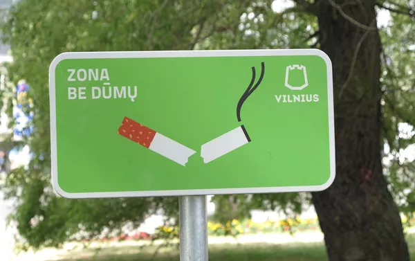 Informacinis ženklas Zona be dūmų Informacinis ženklas Zona be dūmų - Sputnik Lietuva