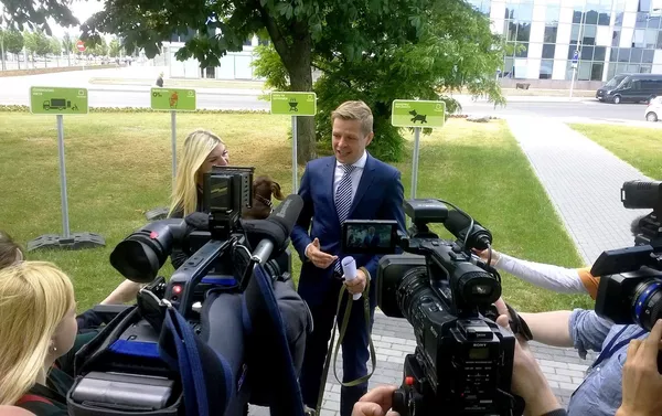 Žurnalistai susipažino su naujais informaciniais ženklais Žurnalistai susipažino su naujais informaciniais ženklais - Sputnik Lietuva