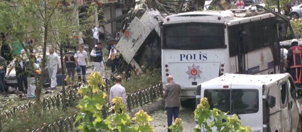 Кадры с места взрыва у автобусной остановки в центре Стамбула - Sputnik Литва