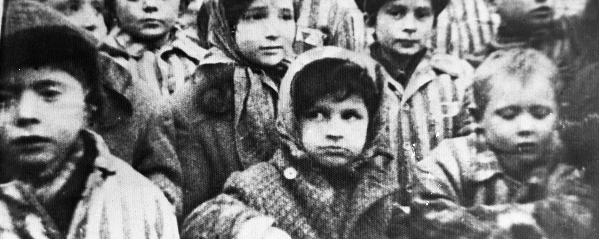 Дети освобожденные из лагеря Освенцим - Sputnik Lietuva, 1920, 27.01.2020
