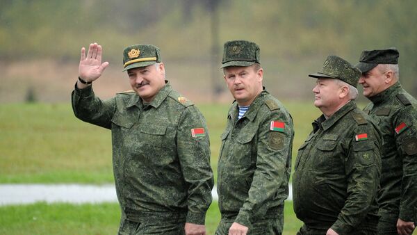 Лукашенко на учениях Запад 2017 - Sputnik Lietuva
