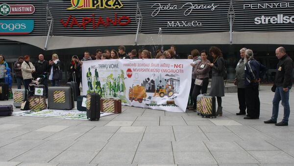 Жители пригородов Вильнюса пикетируют на площади Европы - Sputnik Lietuva
