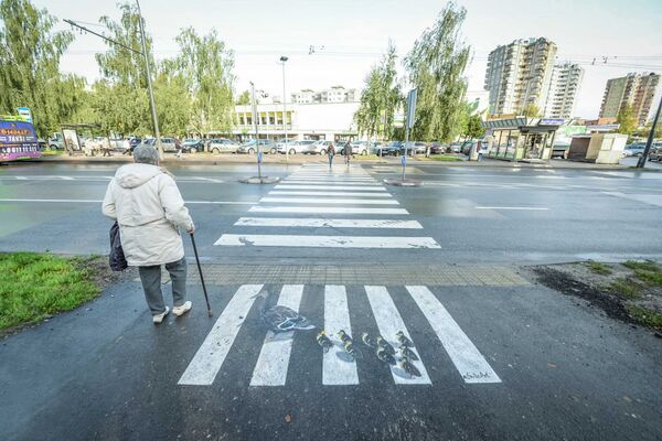 3D картинки перед пешеходными переходами в Каунасе 3D картинки перед пешеходными переходами в Каунасе - Sputnik Lietuva