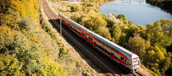 Поезд осенью - Sputnik Литва