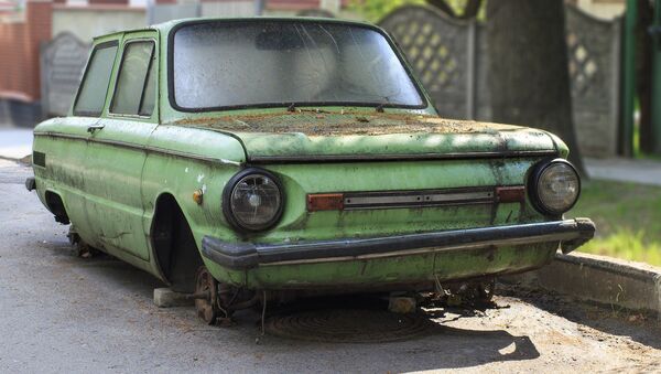 Старый брошенный автомобиль запорожец, архивное фото - Sputnik Литва