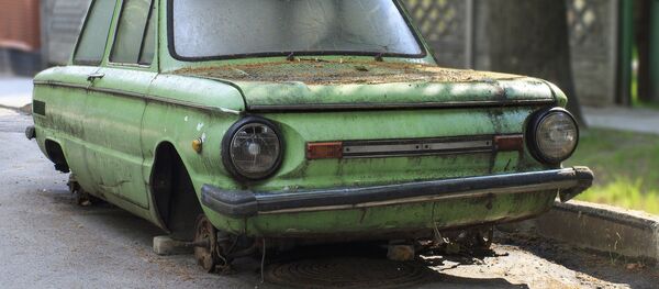 Старый брошенный автомобиль запорожец, архивное фото - Sputnik Литва