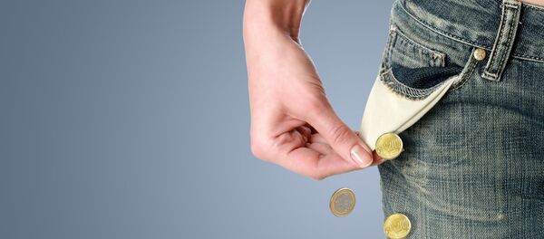 Деньги высыпаются из кармана  - Sputnik Литва