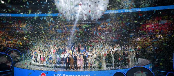 Церемония открытия XIX Всемирного фестиваля молодёжи и студентов Церемония открытия XIX Всемирного фестиваля молодёжи и студентов - Sputnik Литва