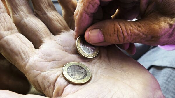 Бедность, пенсионер, архивное фото - Sputnik Литва