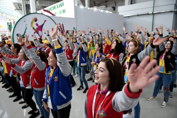 XIX Всемирный фестиваль молодежи и студенчества. День второй XIX Всемирный фестиваль молодежи и студенчества. День второй - Sputnik Литва