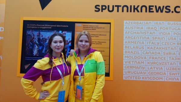 Александра Маркова из Латвии и Евгения Пронкул из Литвы - Sputnik Литва