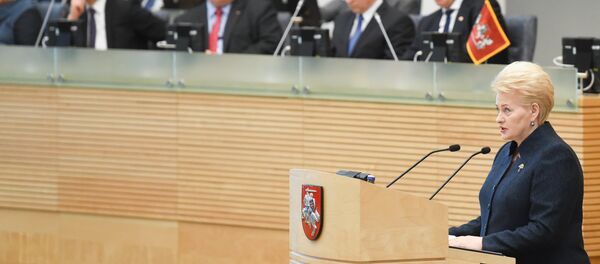 Президент Литвы Далия Грибаускайте выступает в Сейме - Sputnik Литва