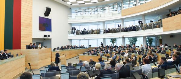 Президент Литвы Далия Грибаускайте выступает в Сейме - Sputnik Литва