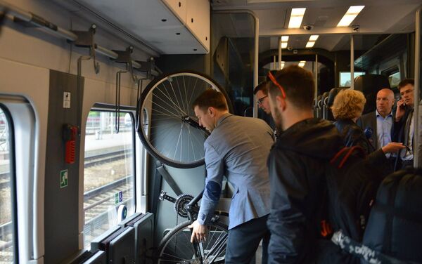 В поезде обустроены эргономичные сидения и кондиционеры - Sputnik Литва