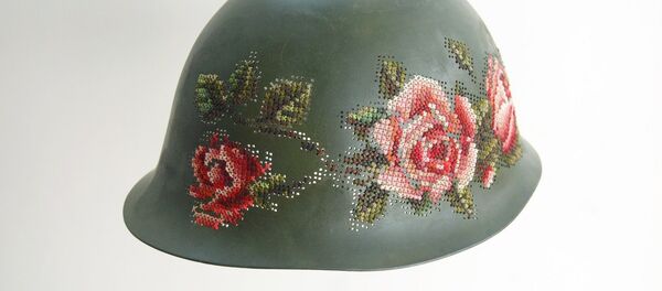 Северия Инчираускайте-Кряунявичене, Kill[ed] for Peace. Вышивка крестом, сверление, 2016 год - Sputnik Литва