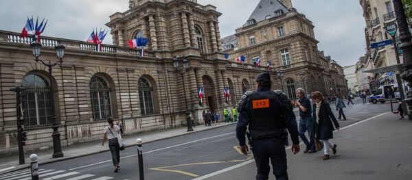 Сенат Франции проголосовал за смягчение санкций против России - Sputnik Литва