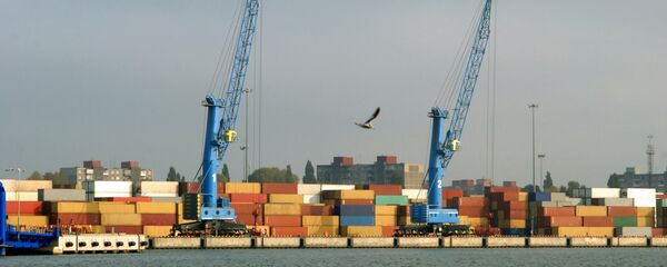 Контейнеры в порту Клайпеда Контейнеры в порту Клайпеда - Sputnik Lietuva