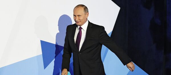 Президент РФ В. Путин принял участие в итоговой сессии Международного дискуссионного клуба Валдай - Sputnik Литва