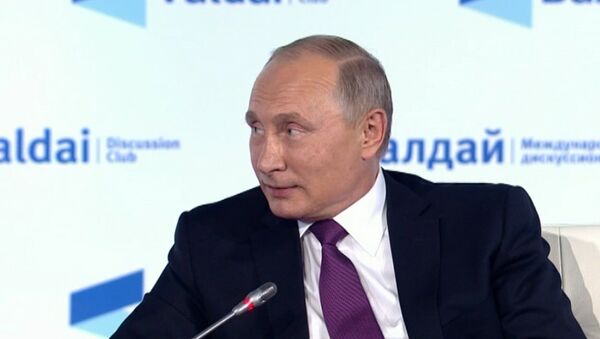 Путин рассказал анекдот про разорившегося олигарха - Sputnik Литва