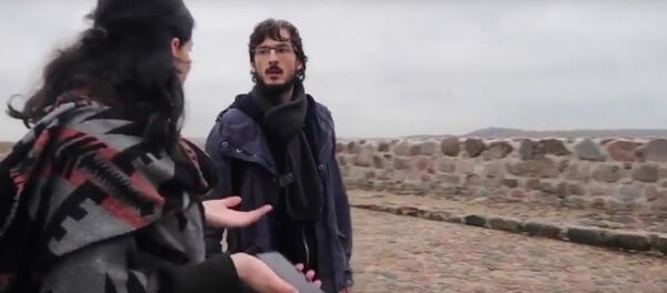 Мужчина пытался прогнать туристов с Горы Гедиминаса - Sputnik Литва