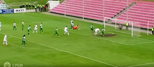 Сломанные кресла и слезоточивый газ в Мариямполе против фанатов Жальгириса Сломанные кресла и слезоточивый газ в Мариямполе против фанатов Жальгириса - Sputnik Lietuva