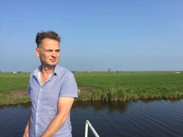 Голландский журналист Эрик ван де Бек Голландский журналист Эрик ван де Бек - Sputnik Lietuva