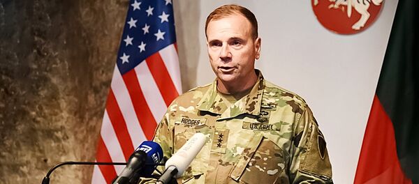 Командующий сухопутными силами Соединенных Штатов в Европе, генерал-лейтенант Бен Ходжес - Sputnik Литва