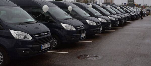 Neįgaliųjų organizacijos gavo 20 specialių naujų mikroautobusų Neįgaliųjų organizacijos gavo 20 specialių naujų mikroautobusų - Sputnik Lietuva