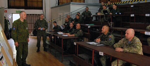 Теоретическая часть подготовки солдат - Sputnik Литва