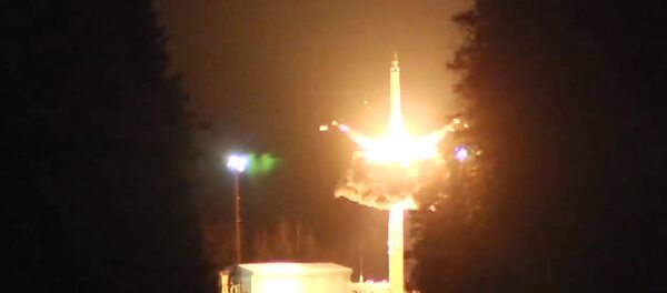 Запуск баллистических ракет на учениях Минобороны РФ - Sputnik Литва