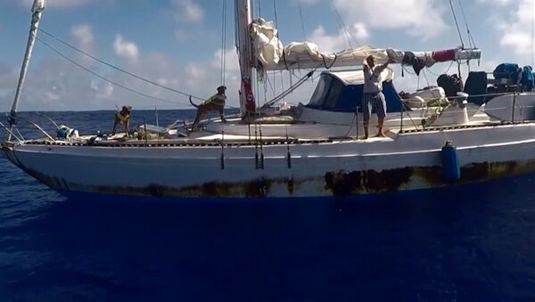Спасение американок, пять месяцев дрейфовавших на яхте в Тихом океане - Sputnik Литва