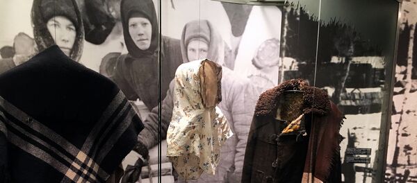 Стенд, посвященный народному сопротивлению литовских партизан (лесных братьев) Стенд, посвященный народному сопротивлению литовских партизан (лесных братьев) - Sputnik Lietuva