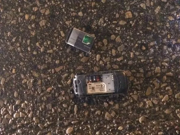 Telefonas, kuriuo kaip įkalčio bandė atsikratyti policijos pareigūnas Telefonas, kuriuo kaip įkalčio bandė atsikratyti policijos pareigūnas - Sputnik Lietuva