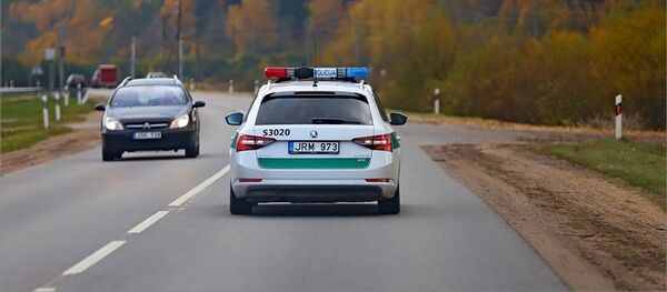 Полицейский автомобиль Полицейский автомобиль - Sputnik Lietuva