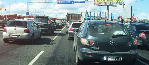 Автомобили на дороге Литвы Автомобили на дороге Литвы - Sputnik Литва