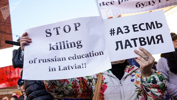 Митинг против перевода билингвальных школ на латышский язык, архивное фото - Sputnik Литва