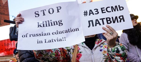 Митинг против перевода билингвальных школ на латышский язык, архивное фото - Sputnik Литва