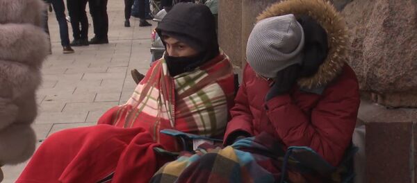 Многометровая очередь за IPhoneX в Москве - Sputnik Литва